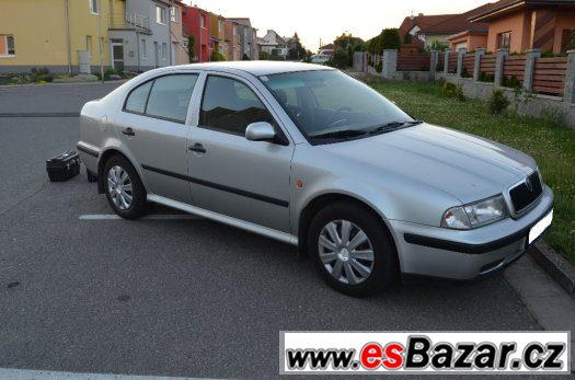 Škoda Octavia 1,6 Benzin, 55kW, Liftback – fotografie 1