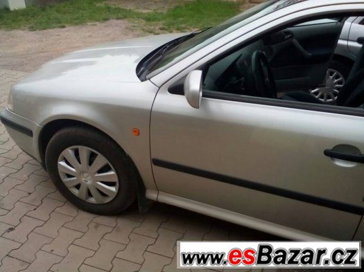 Škoda Octavia 1,6 Benzin, 55kW, Liftback – fotografie 4