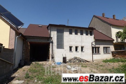 Rodinný dům s velkou zahradou, Lomnice nad Lužnicí, ev.č. 15 – fotografie 2
