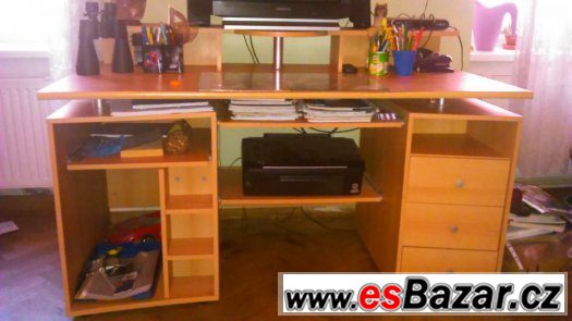 Stůl pc – fotografie 1