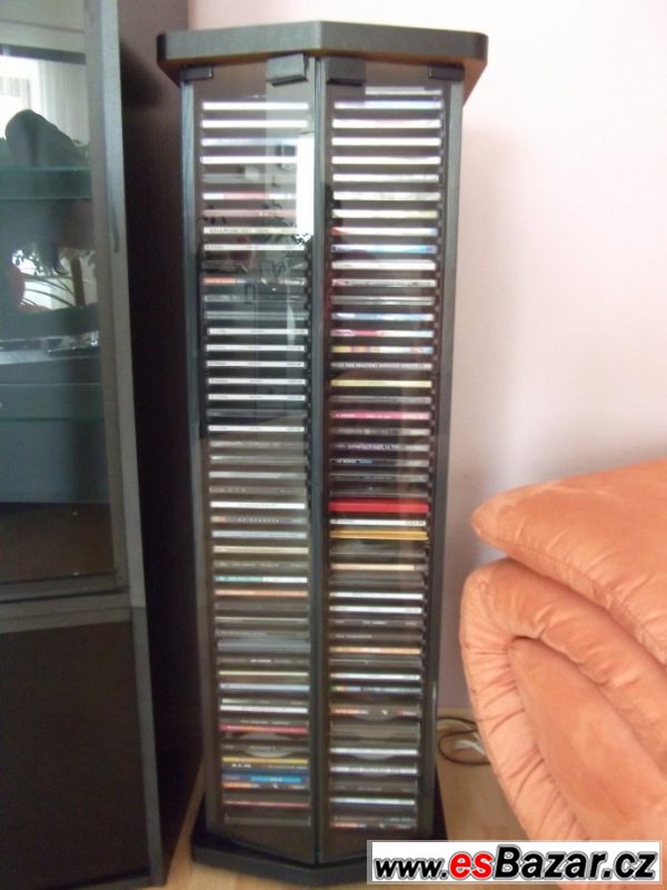Prosklená skříň na CD – fotografie 1