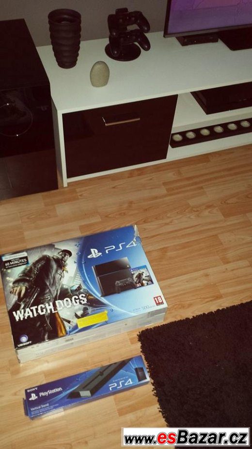PS4 - ZÁRUKA - 2X OVLADAČ - 4 HRY  – fotografie 1