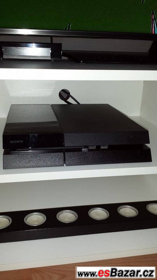 PS4 - ZÁRUKA - 2X OVLADAČ - 4 HRY  – fotografie 2