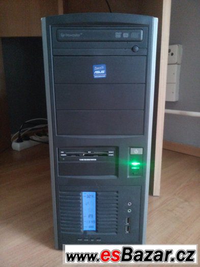 Stolní PC – fotografie 1