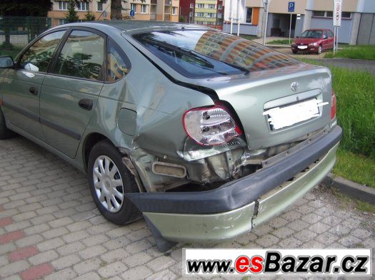 Toyota Avensis lifback VVTi 1,8 – fotografie 1