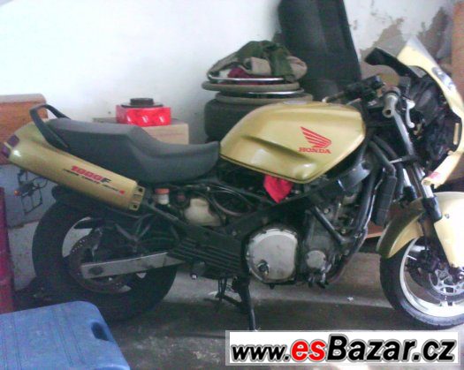 Honda CBR 1000f sc21 – fotografie 2