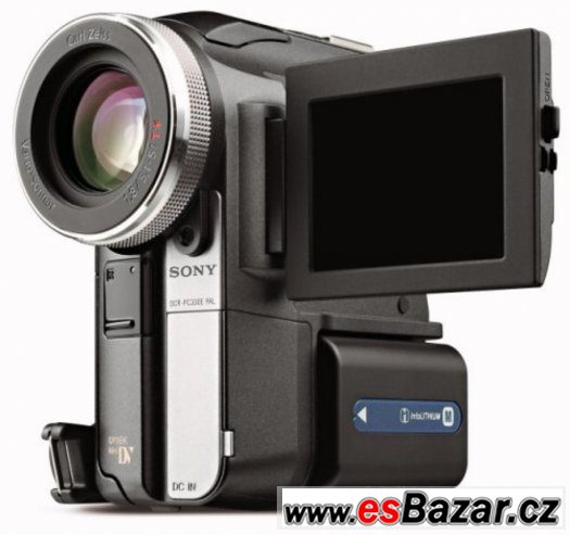 Sony DCR-PC330e - špišková kamera na miniDV – fotografie 1