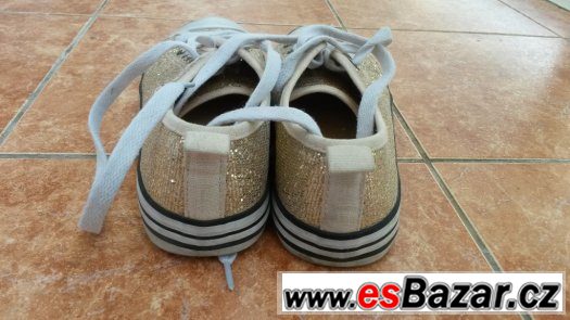 Zlaté conversky - velikost 34 – fotografie 3