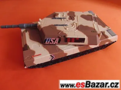 Tank a vojenská základna