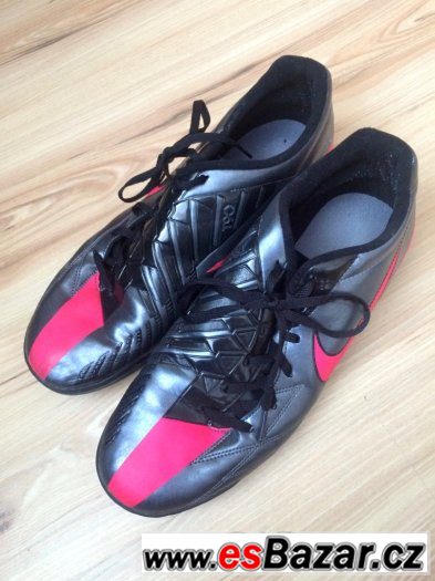 Turfy Nike T90 – fotografie 1