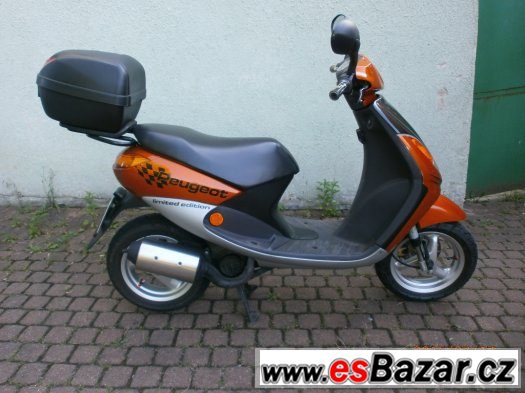 skutr  PEUGEOT – fotografie 3