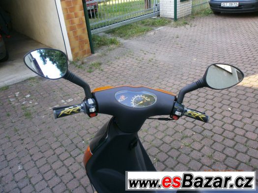 skutr  PEUGEOT – fotografie 4