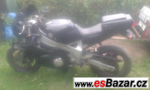bouraná Yamaha FZR 600 (3HE) – fotografie 4