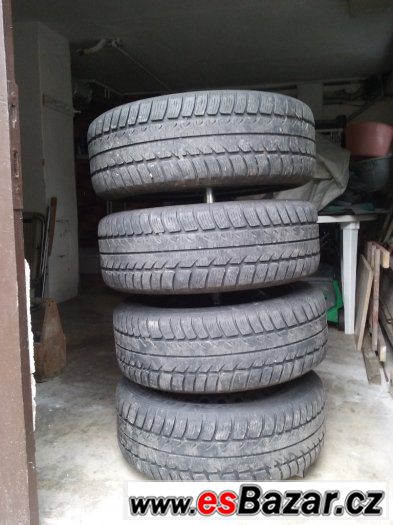 16´ plechy Ford 5x108 se zimnímy pneu Hankok + poklice – fotografie 3