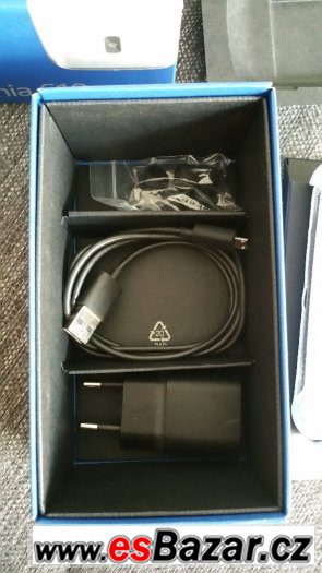 Nokia Lumia 610 + mnoho příslušenství – fotografie 2
