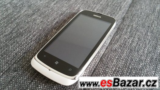 Nokia Lumia 610 + mnoho příslušenství – fotografie 4