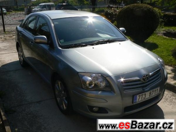 Prodám Toyotu Avensis liftback – fotografie 1