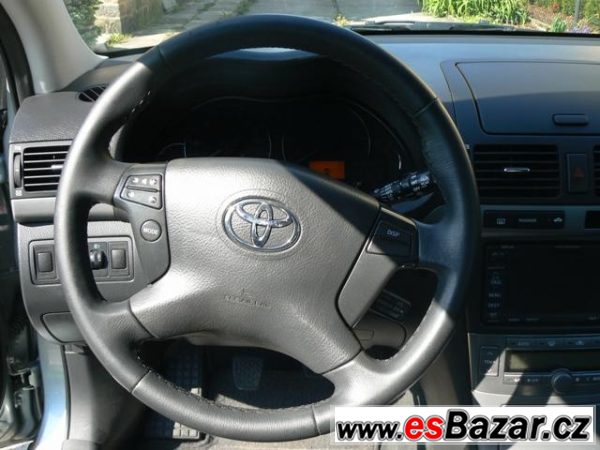 Prodám Toyotu Avensis liftback – fotografie 4