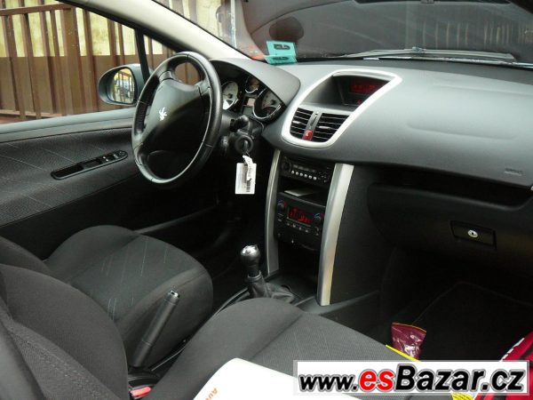 Peugeot 207 r. v. 2006 1,6HDi – fotografie 2