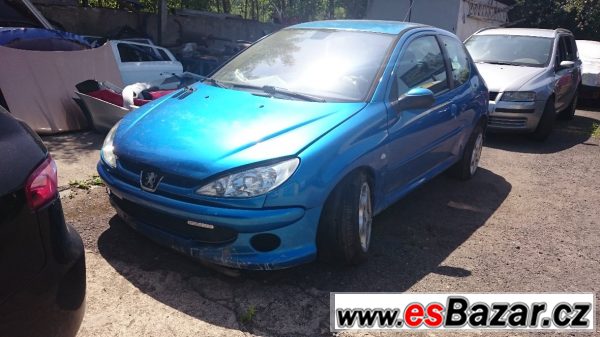 Peugeot 206 2.0i havarovaný – fotografie 1