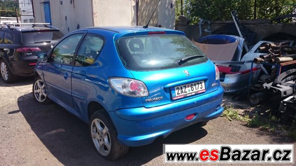 Peugeot 206 2.0i havarovaný – fotografie 3