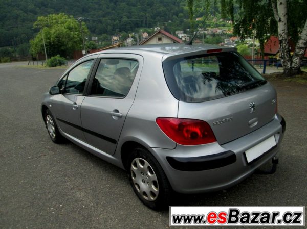 Peugeot 307 80kW, serviska – fotografie 3