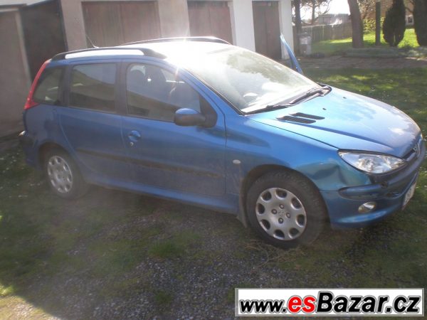 Peugeot 206 SW Havarované – fotografie 1
