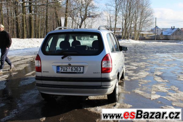 Opel Zafira 2,2DTi 92kW  – fotografie 3
