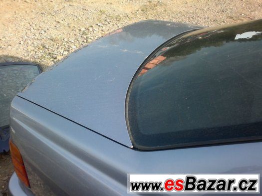BMW e36 sedan víko kufru – fotografie 2