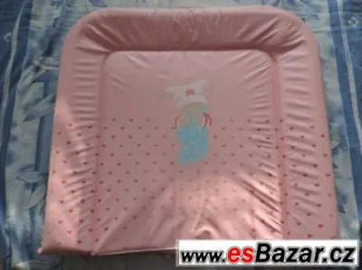 Přebalovací podložka za kavu