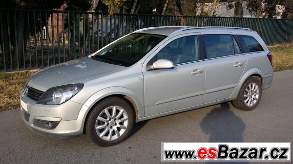 Opel Astra combi 1,9TDI, navi, kůže – fotografie 1