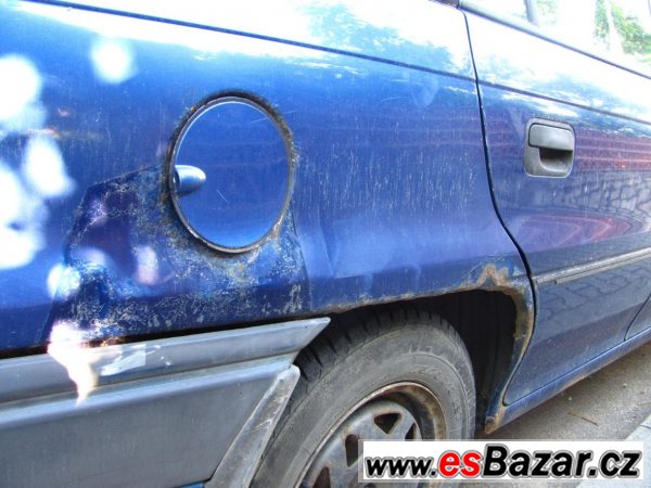 Opel Astra F combi – fotografie 5