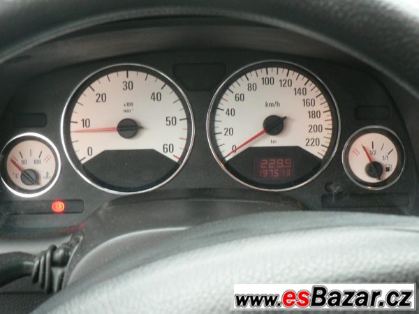 Opel Astra G 2Dti 74kW 2003  – fotografie 4