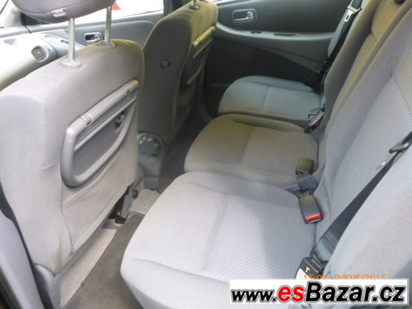 Nissan Almera Tino 2,2DCi 100kW – fotografie 5