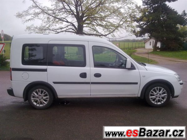 Opel Combo C Tour 1,4i 16V – fotografie 3