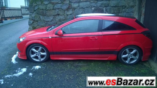 Opel Astra H GTC 1.6 98kW – fotografie 3