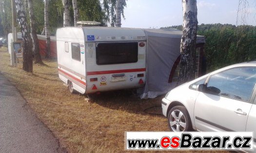 Prodám karavan pro 2-3 osoby s vybavením a předstanem s SPZ – fotografie 1