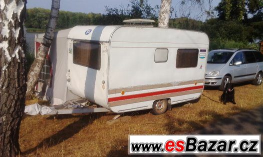 Prodám karavan pro 2-3 osoby s vybavením a předstanem s SPZ – fotografie 3