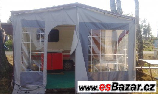 Prodám karavan pro 2-3 osoby s vybavením a předstanem s SPZ – fotografie 5