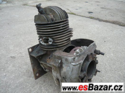 Benzínový dvoutaktní motor – fotografie 2