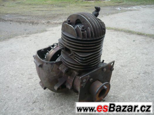 Benzínový dvoutaktní motor – fotografie 4