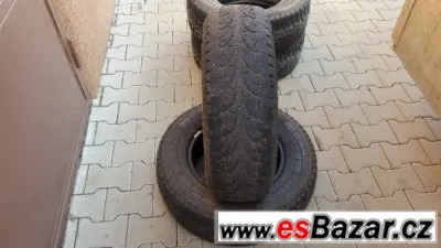 Prodám 225/70 15"C 112/110R Pirelli Chrono Winter 2x