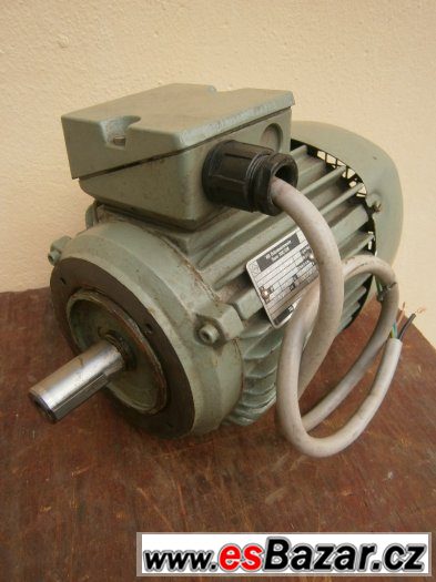 Přírubový elektromotor 0,75kw-930 ot.min.380V. – fotografie 1