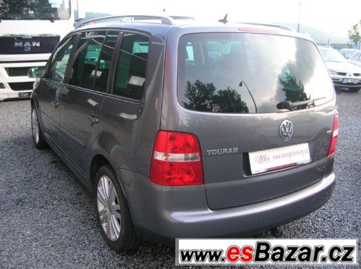 Volkswagen Touran 2.0 TDI HIGHLINE – fotografie 3