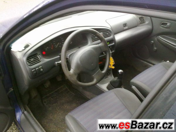 Mazda 323 BA sedan 1,5 16V – fotografie 3
