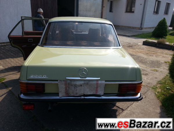 Mercedes-Benz W115 220D – fotografie 4