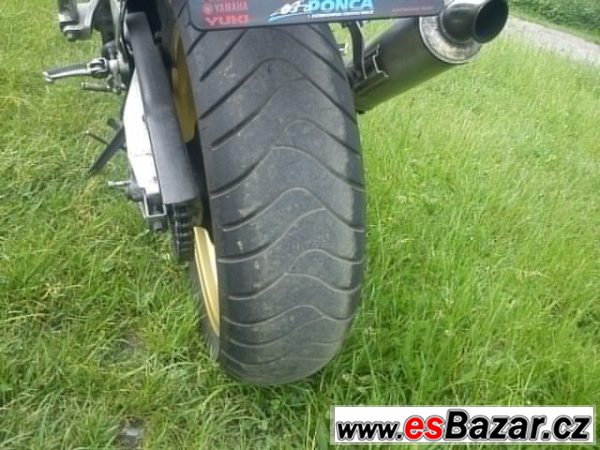 Motorka Suzuki GSX 750R – fotografie 3
