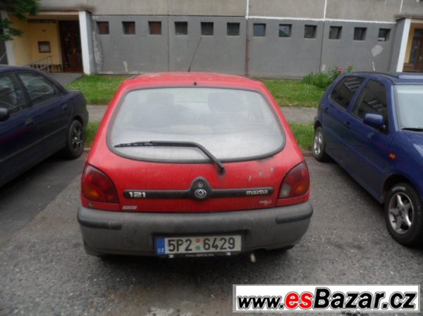 MAZDA 121 LEVNĚ – fotografie 3