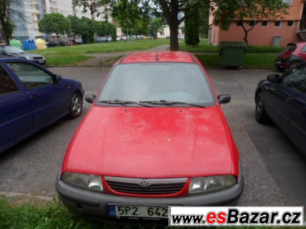 MAZDA 121 LEVNĚ – fotografie 4