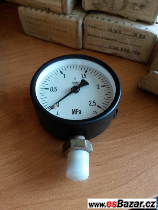 MANOMETRY 0-600 kPa, 0-4/0-2,5 MPa – fotografie 4